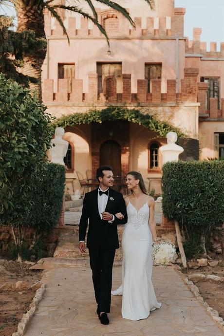 elegant-outdoor-wedding-with-candles-white-floral-details_15