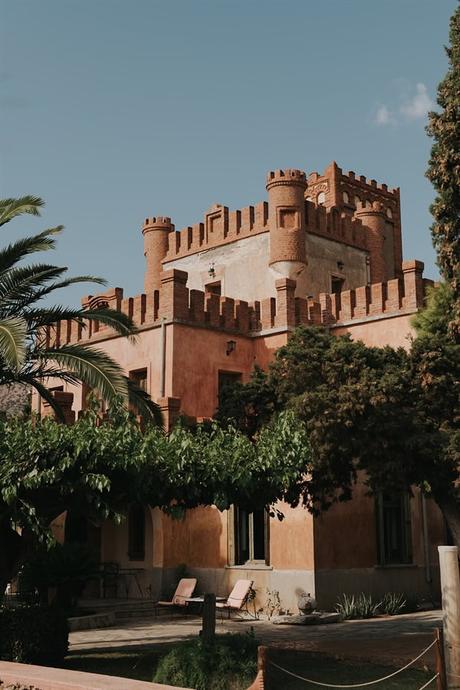 elegant-outdoor-wedding-with-candles-white-floral-details_17