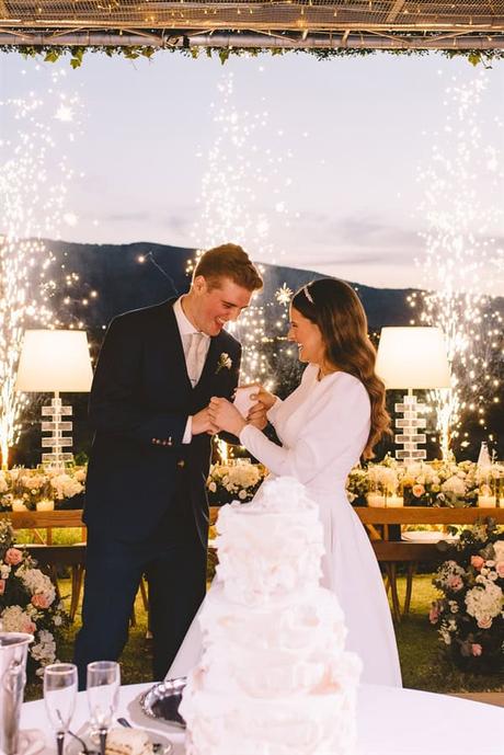 romantic-garden-wedding-white-roses-elegant-details_54