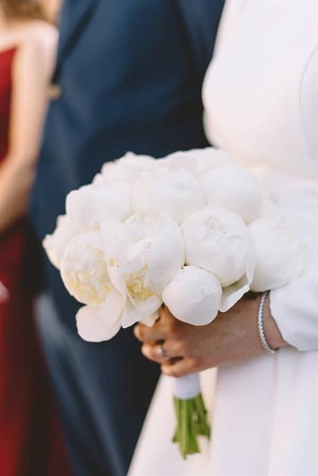 romantic-garden-wedding-white-roses-elegant-details_33