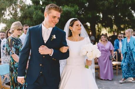 romantic-garden-wedding-white-roses-elegant-details_31