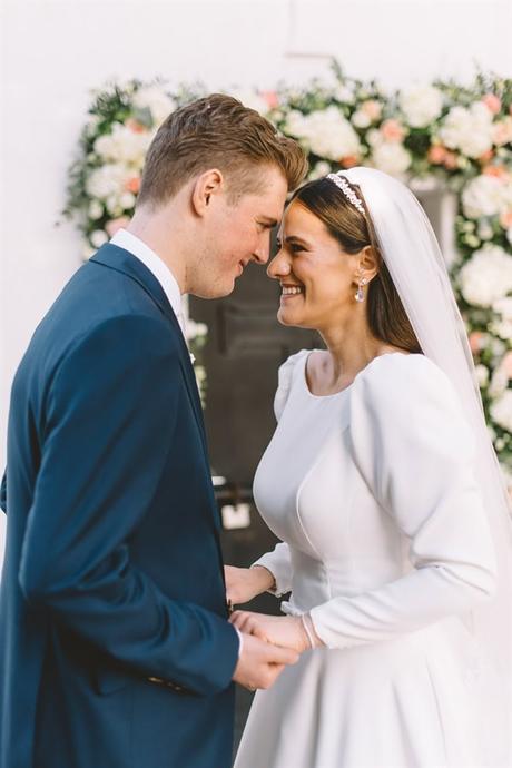 romantic-garden-wedding-white-roses-elegant-details_39