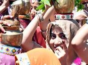 Nice Glance Towards Camera Expressions