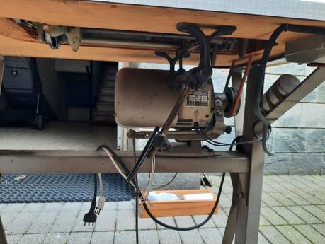 Our Singer 31K15 industrial sewing machine