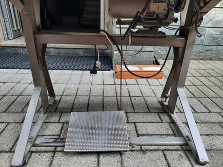 Our Singer 31K15 industrial sewing machine