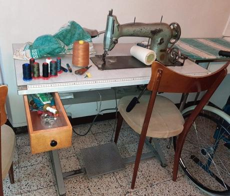 Our Singer 31K15 industrial sewing machine