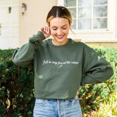 Popular of Embroidered Sweatshirts: Styling Tips for 2025 embroidered sweatshirt