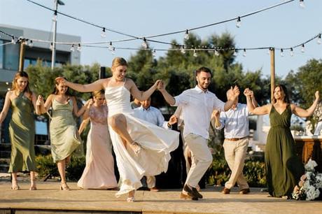 sun-kissed-ceremony-with-citrus-details-by-the-sea_34