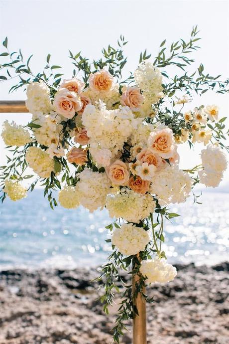 sun-kissed-ceremony-with-citrus-details-by-the-sea_22