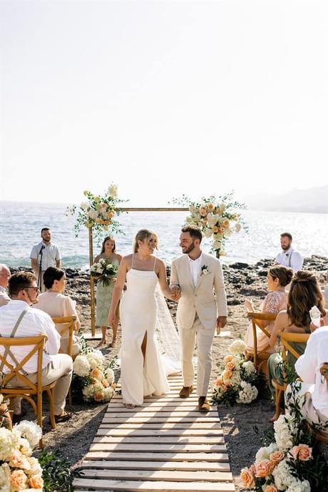 sun-kissed-ceremony-with-citrus-details-by-the-sea_11