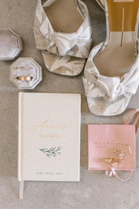 sun-kissed-ceremony-with-citrus-details-by-the-sea_12