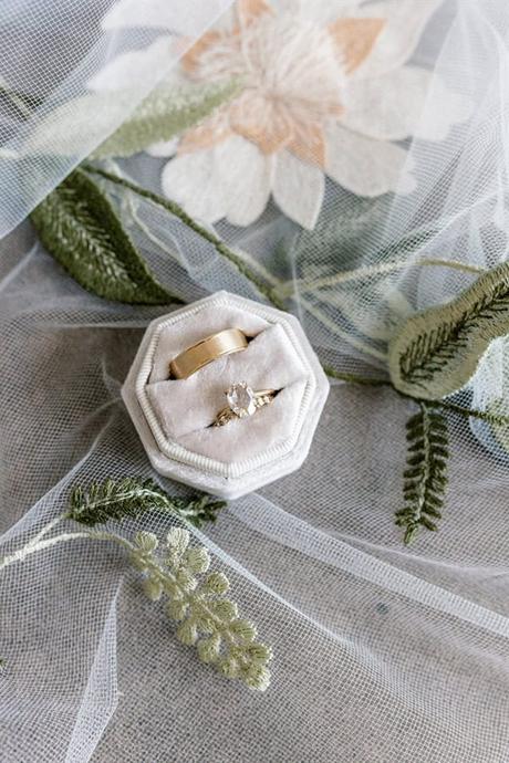 sun-kissed-ceremony-with-citrus-details-by-the-sea_15