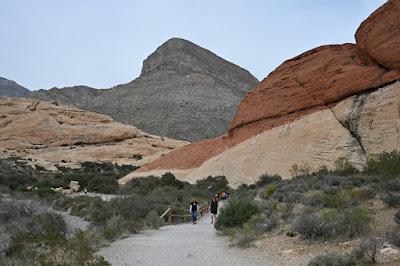 THINK OUTSIDE THE BOOK: Presentation to Teachers at the Southern Nevada Early Childhood Conference THINK OUTSIDE THE BOOK: Presentation to Teachers at the Southern Nevada Early Childhood Conference