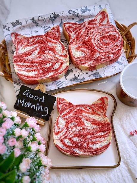 Red Yeast Cat Toast