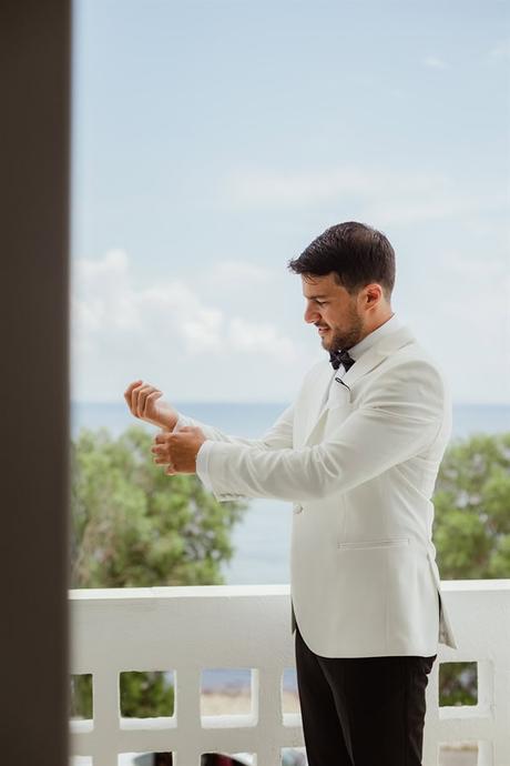 Minimal chic summer wedding on the beautiful island of Tinos | Nadia & Spyros minimal-chic-summer-wedding-beautiful-island-tinos_20