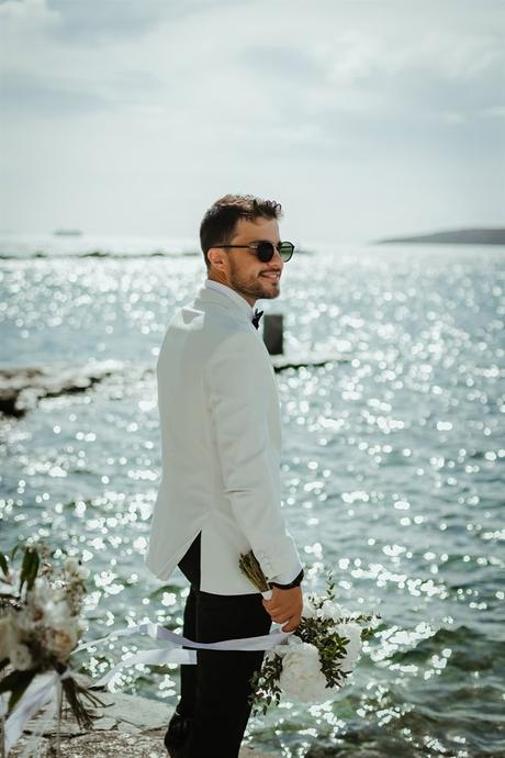 Minimal chic summer wedding on the beautiful island of Tinos | Nadia & Spyros minimal-chic-summer-wedding-beautiful-island-tinos_24