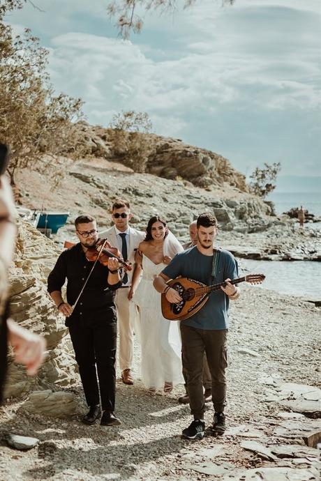 Minimal chic summer wedding on the beautiful island of Tinos | Nadia & Spyros minimal-chic-summer-wedding-beautiful-island-tinos_27