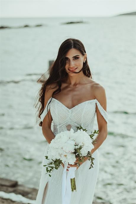 Minimal chic summer wedding on the beautiful island of Tinos | Nadia & Spyros minimal-chic-summer-wedding-beautiful-island-tinos_12