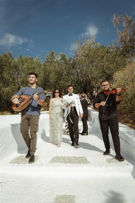 Minimal chic summer wedding on the beautiful island of Tinos | Nadia & Spyros minimal-chic-summer-wedding-beautiful-island-tinos_21