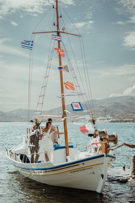 Minimal chic summer wedding on the beautiful island of Tinos | Nadia & Spyros minimal-chic-summer-wedding-beautiful-island-tinos_25
