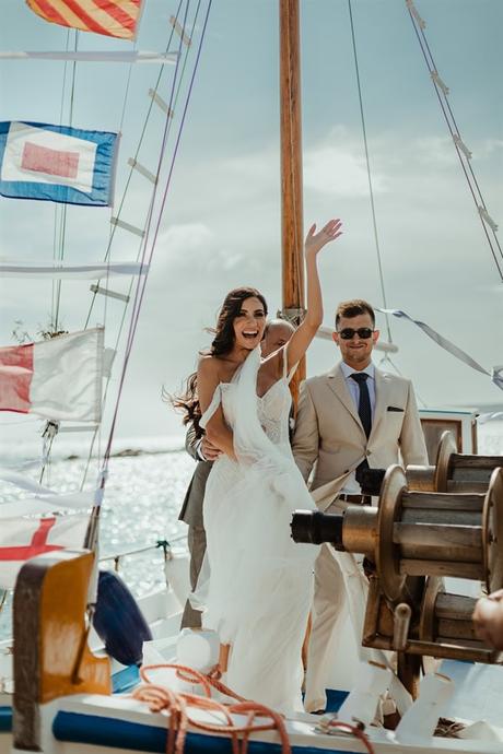 Minimal chic summer wedding on the beautiful island of Tinos | Nadia & Spyros minimal-chic-summer-wedding-beautiful-island-tinos_26