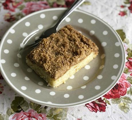 Banana Crumb Cake