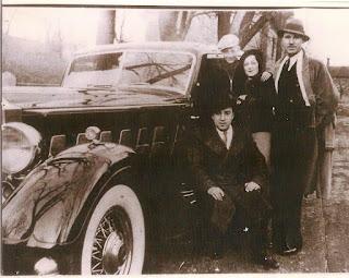 Bill Williams, born William Preston Williams Jr. in 1923, was the nephew of Tom Lyle Williams, the founder of Maybelline. Bill Williams, born William Preston Williams Jr. in 1923, was the nephew of Tom Lyle Williams, the founder of Maybelline.