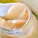 Give your baby the nutrients of traditional ingredients like makhana (lotus seeds) and nendran (Kerala Banana) in this Banana Makhana Cereal Porridge for babies!