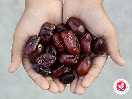 How to Make Red Banana Dates Puree for Babies at Home How to Make Red Banana Dates Puree for Babies at Home