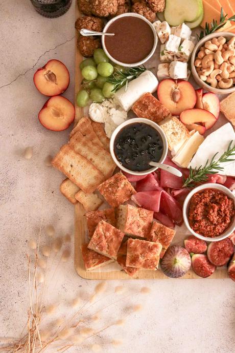 How to build an irresistible Autumn grazing board