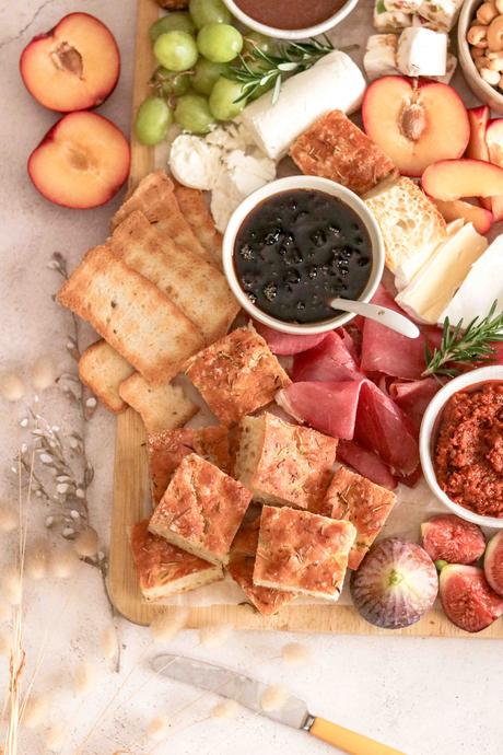 How to build an irresistible Autumn grazing board