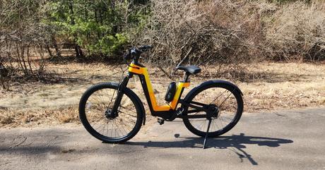Urtopia Carbon Fusion GT: a smart E-Bike with dual power and style
