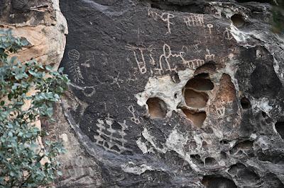 RED ROCK CANYON, LAS VEGAS, NEVADA: Towering Rocks, Hiking Trails, Ancient Rock Art in the Mojave Desert RED ROCK CANYON, LAS VEGAS, NEVADA: Towering Rocks, Hiking Trails, Ancient Rock Art in the Mojave Desert