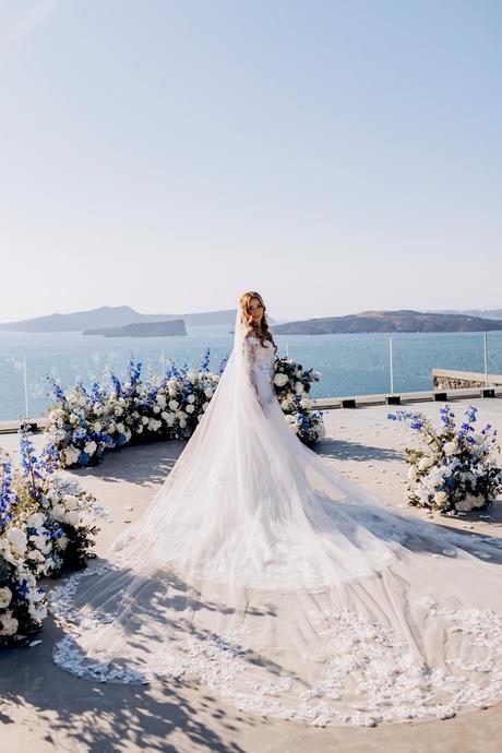 A dreamy Santorini wedding with timeless elegance | Scarleth & Nikolaos Dreamy Santorini Wedding With Timeless Elegance