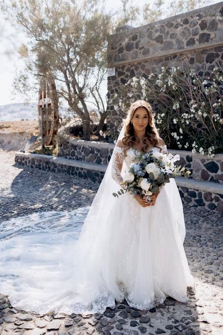 A dreamy Santorini wedding with timeless elegance | Scarleth & Nikolaos Dreamy Santorini Wedding With Timeless Elegance