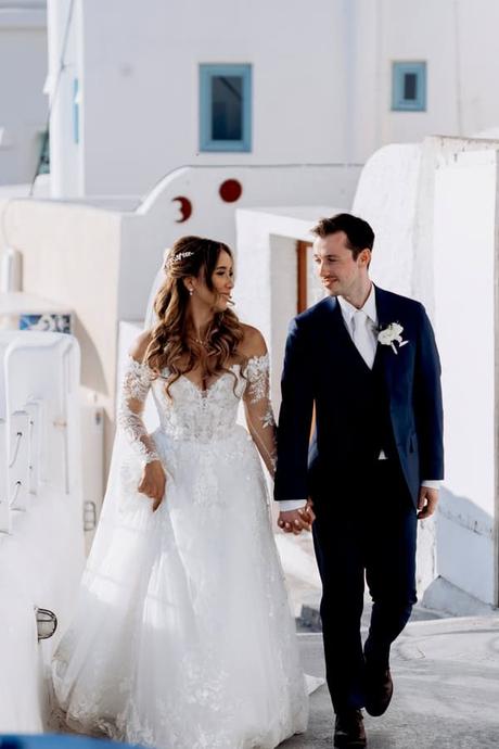 A dreamy Santorini wedding with timeless elegance | Scarleth & Nikolaos Dreamy Santorini Wedding With Timeless Elegance