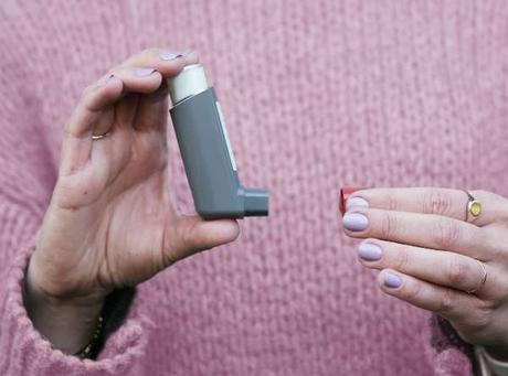 Asthma in Children – Symptoms and Treatment Here's everything you need to know about asthma in children - signs, causes, diagnosis, treatment and ways to prevent attacks in the future.