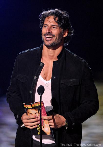 Joe Manganiello Attends 2011 Scream Awards and Wins!