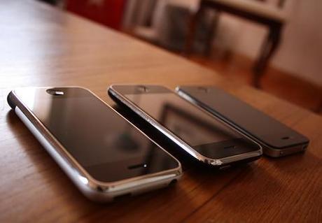 Apple’s iPhone 4S sales surge as iPhone 5 ‘complete redesign’ rumours circulate