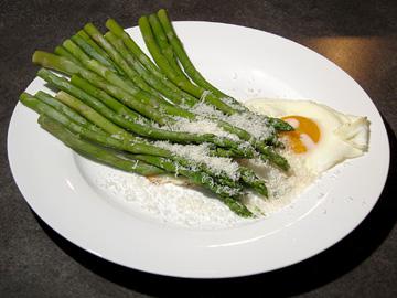 Asparagi alla Milanese