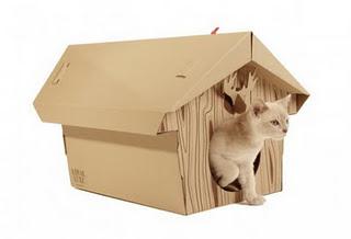 Cardboard Canadian cabin for cats recyclable materials