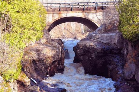 animated Tettegouche Waterfall