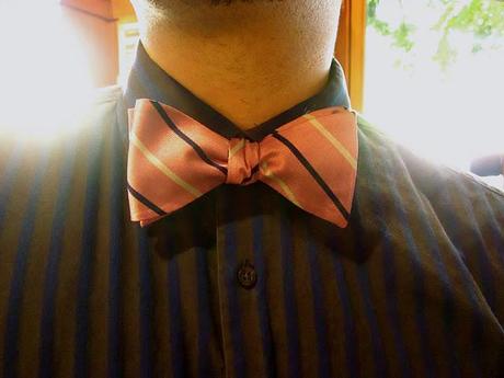 Street Style: BOW TIE