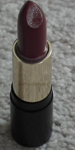Swatches: Lipstick: Dainty Doll by Nicola Roberts:DAINTY DOLL By Nicola Roberts LIPSTICK 001 COUTURE Swatches