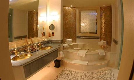 Royal Khaleej  Suite Bathroom