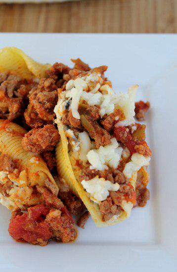 Food: Roasted Garlic and Mushroom Shells with Smoked Spiced Turkey Tomato Sauce.