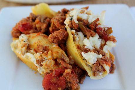 Food: Roasted Garlic and Mushroom Shells with Smoked Spiced Turkey Tomato Sauce.