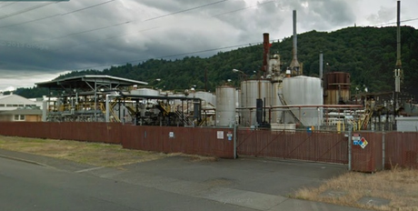 the asphalt plant in question / credit Google Earth