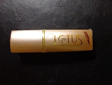 Review and Swatches: Lotus Herbals Pure Colors Lipstick in Carnation 640