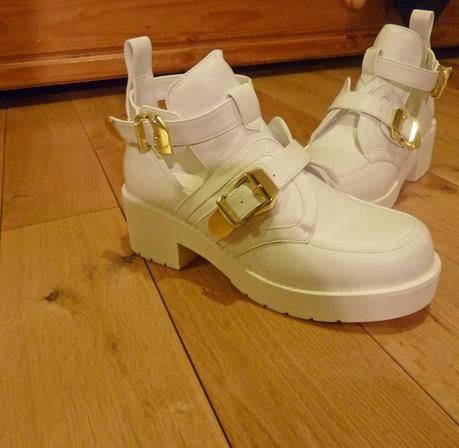 New Look White Chunky Cut Out Platform Buckle Ankle Boots